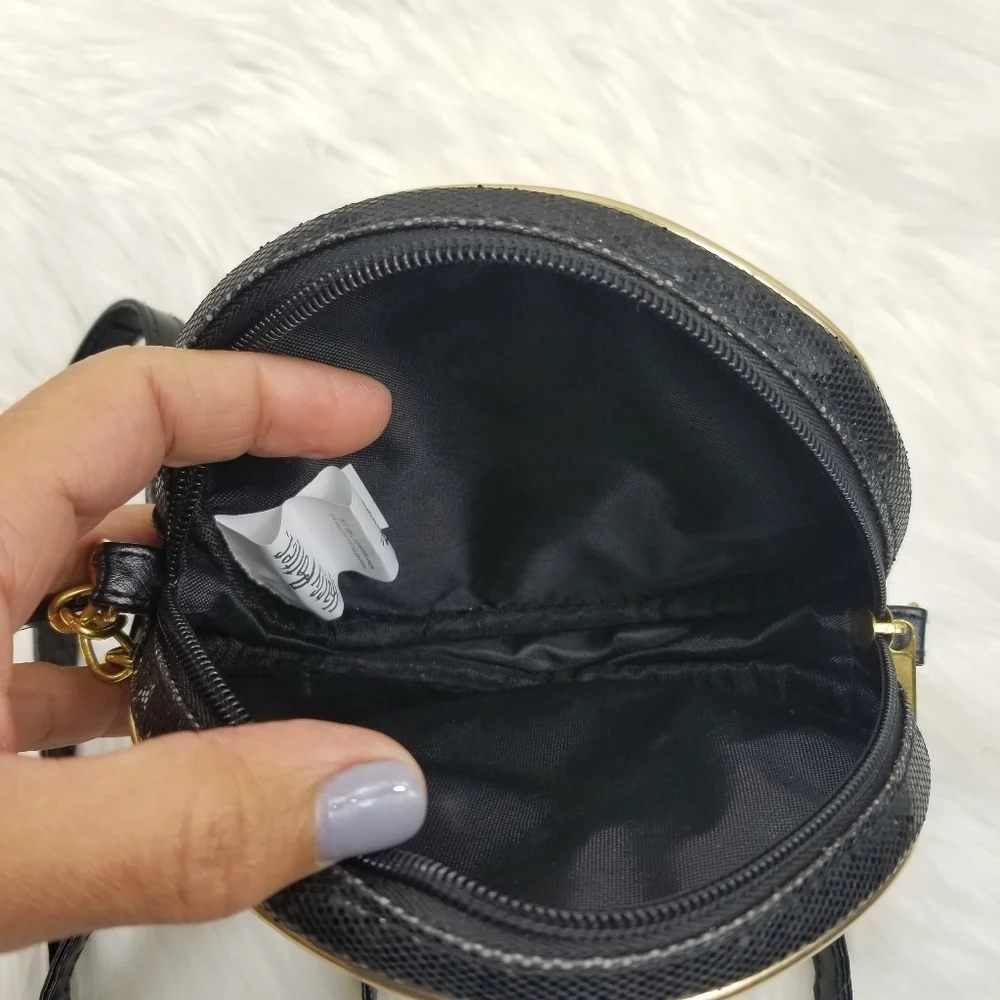 Harry Potter round crossbody purse 9 1/2 - Picture 5 of 8